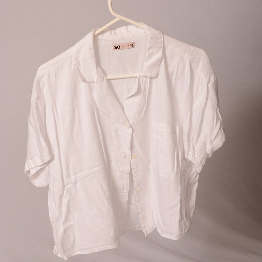 White short sleeve shirt